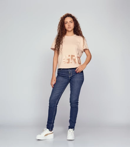 Akira T Shirt Regular Femenina GroggyBG