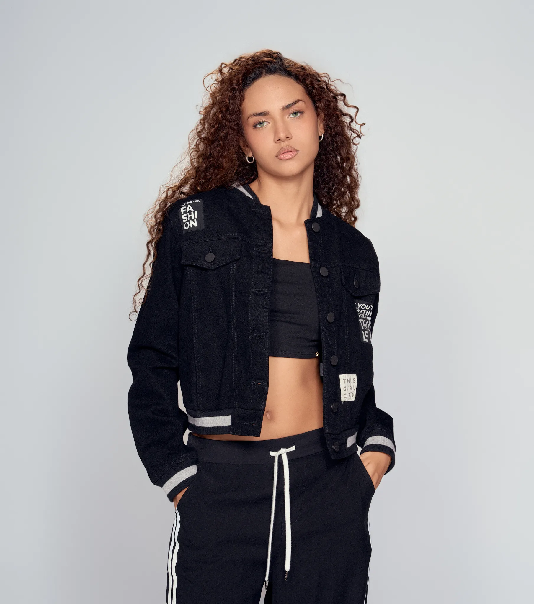 Amanda Chaqueta En Indigo Con Parches Y Tejidos UnserNG