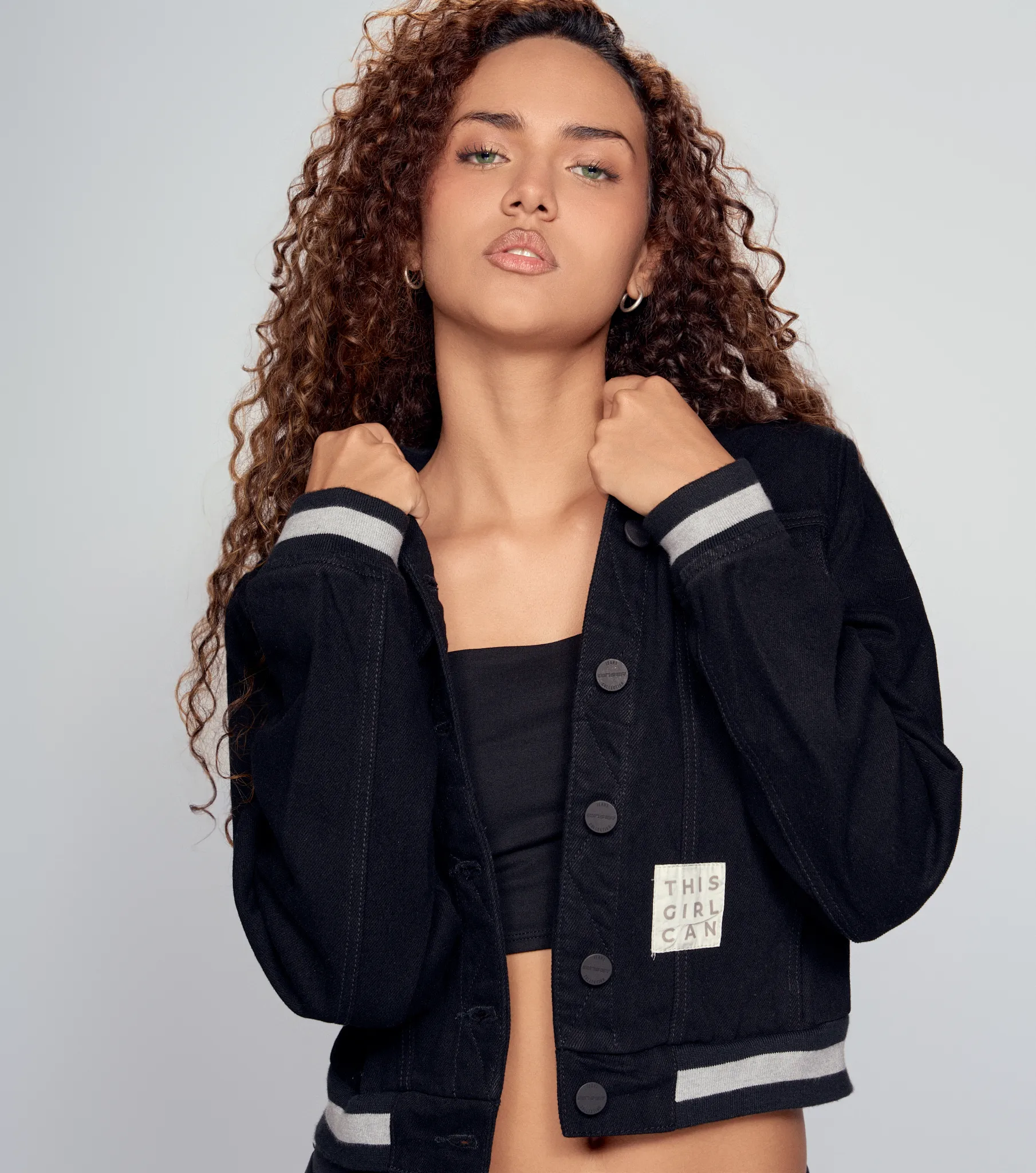 Amanda Chaqueta En Indigo Con Parches Y Tejidos Unser 830849 NG