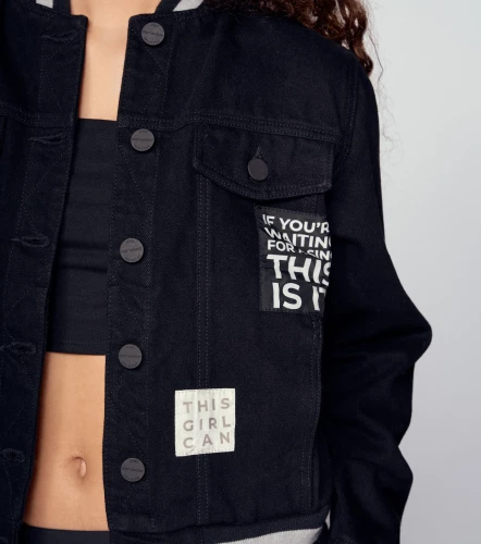 Amanda Chaqueta En Indigo Con Parches Y Tejidos UnserNG