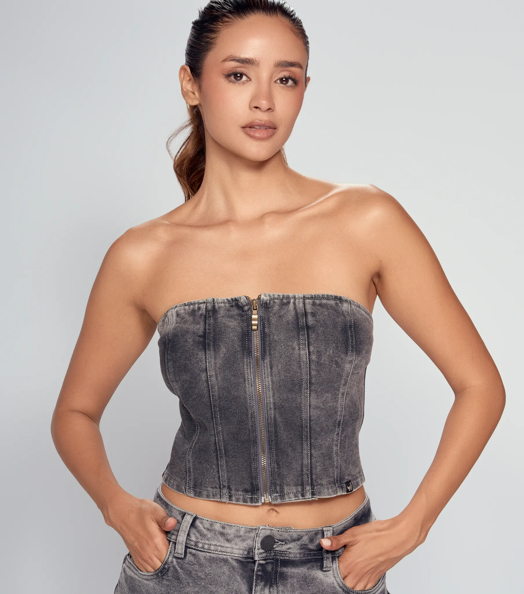 Brianna Blusa Straple En Denim Con Proceso Y Cremallera UnserGR