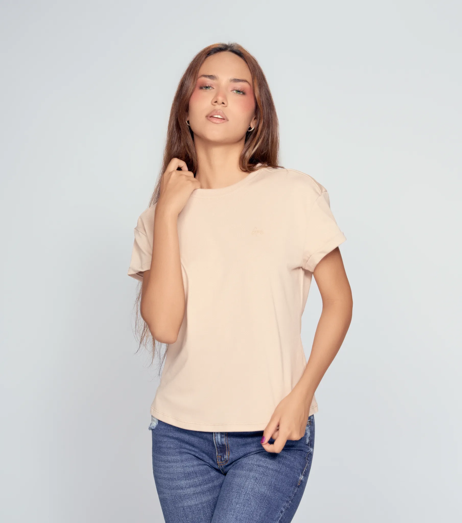 Cleo Camiseta Relaxed Fit Femenina Con Guardapolvo En Manga 834527 BG