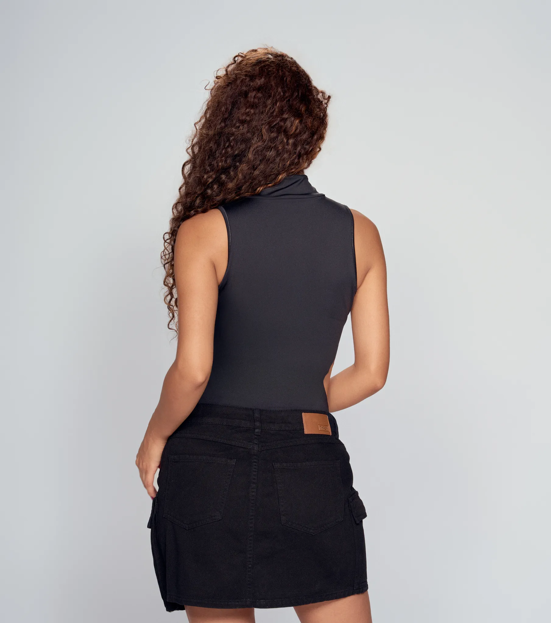 Lili Body Cuello Alto Con Cremallera Slimfit Typer 834284 BL