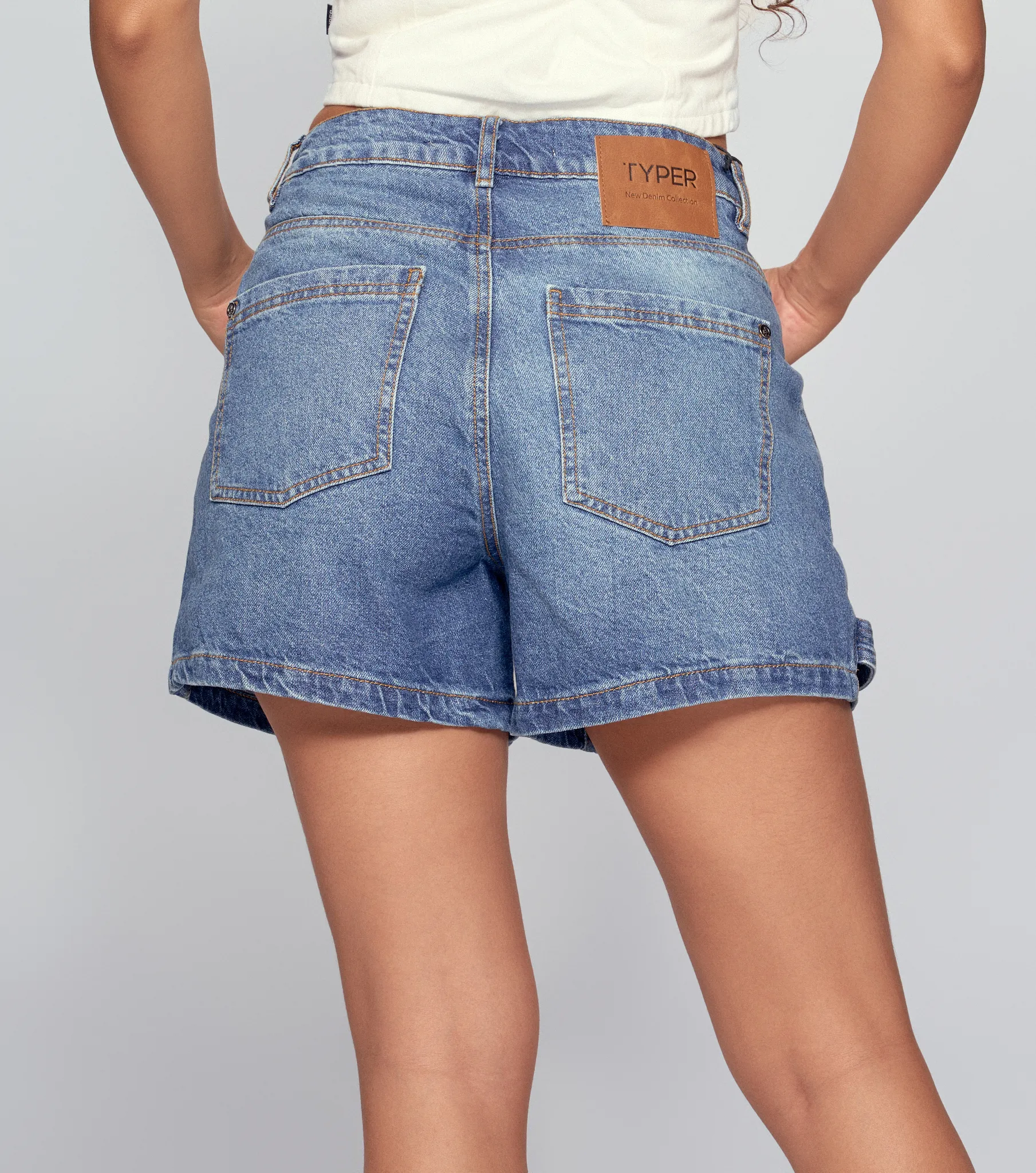 Miley Short Relaxed Pretina Cruzada TyperAZ