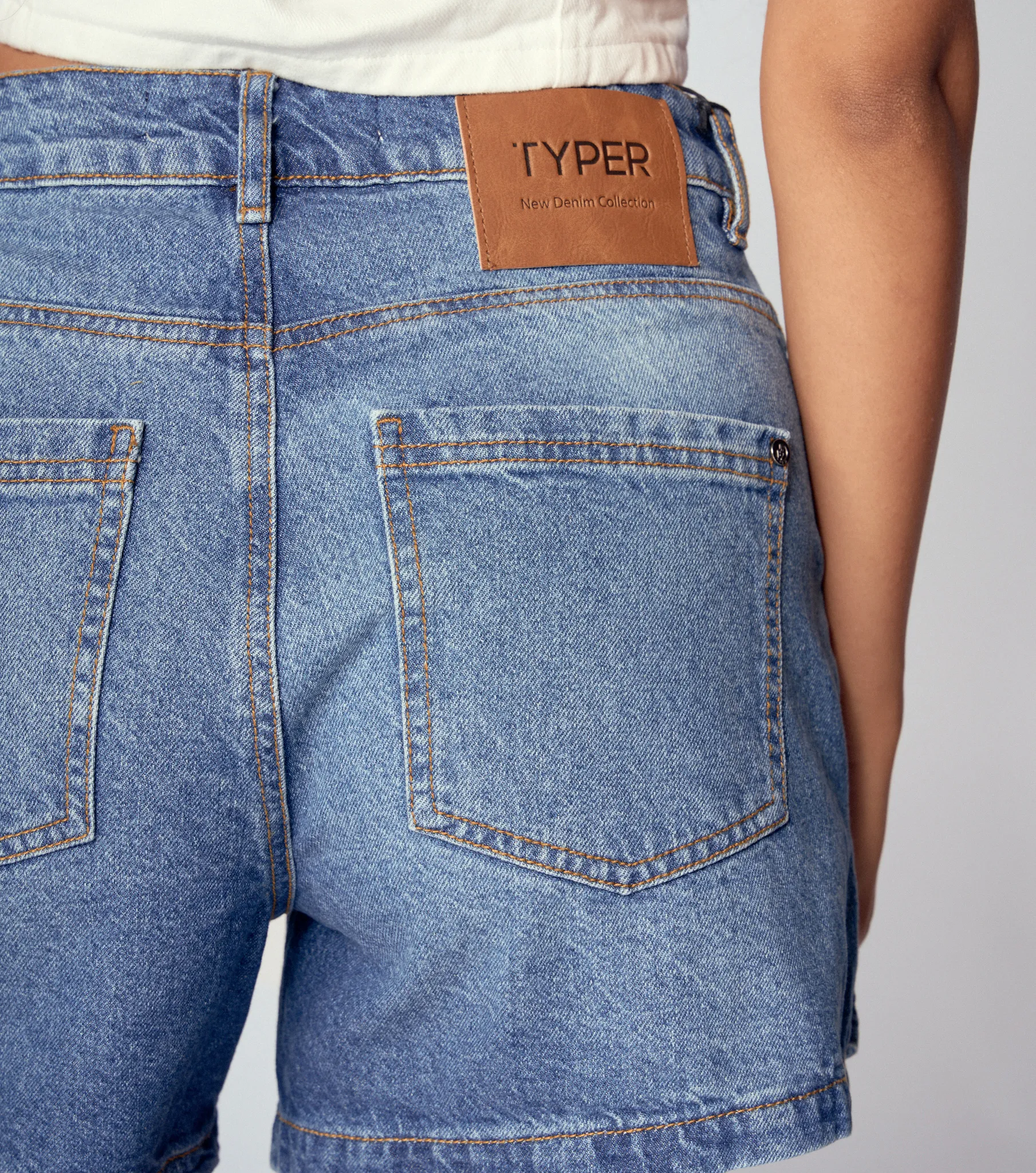 Miley Short Relaxed Pretina Cruzada Typer 834074 