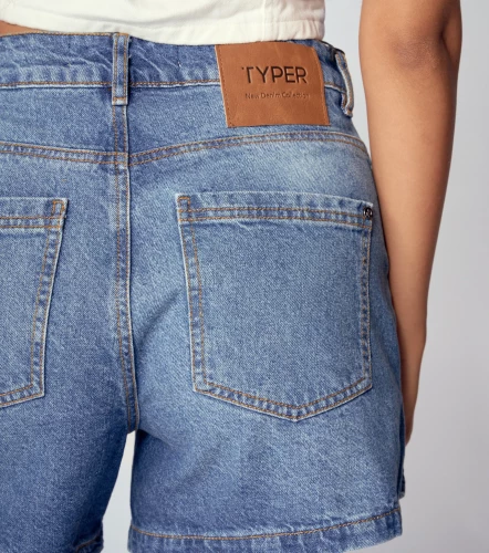 Miley Short Relaxed Pretina Cruzada TyperAZ