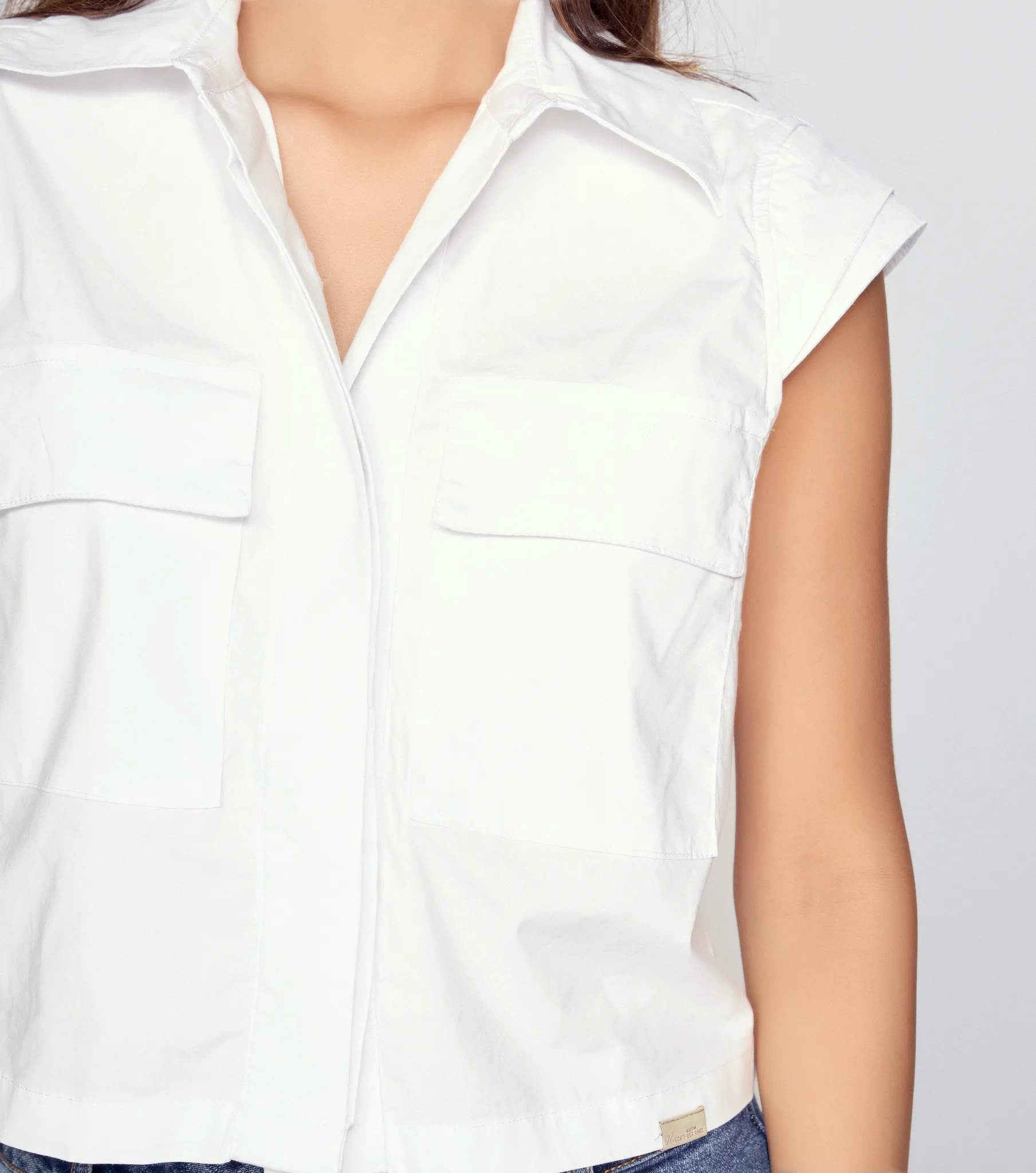 Yuliana Blusa Unicolor Con Bolsillo Y Cuello Unser 832665 BL