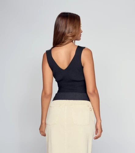 Blusa Escote V Unicolor DerekNG
