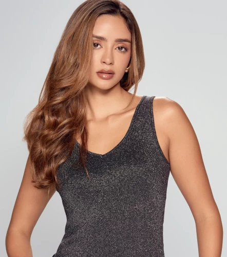 Blusa Escote En V Unicolor DerekNG