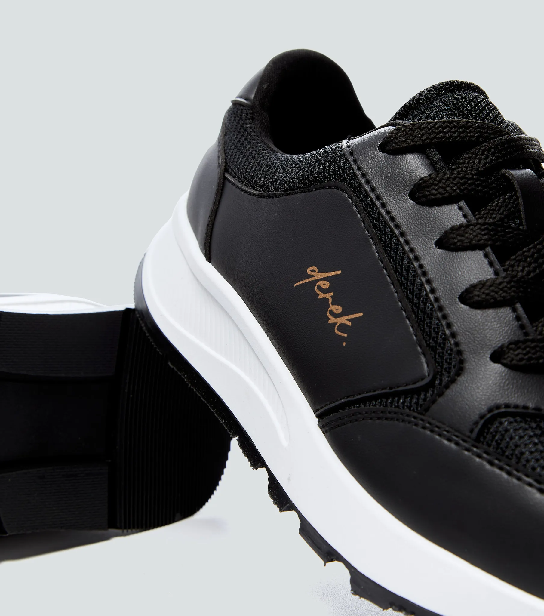 Tenis Para Mujer Unicolor Con Suela Alta Derek 834947 NG