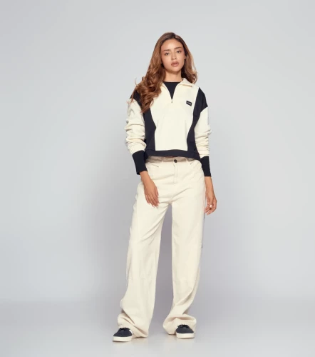 Taylor Pantalon Bota Recta Con Cortes TyperCR