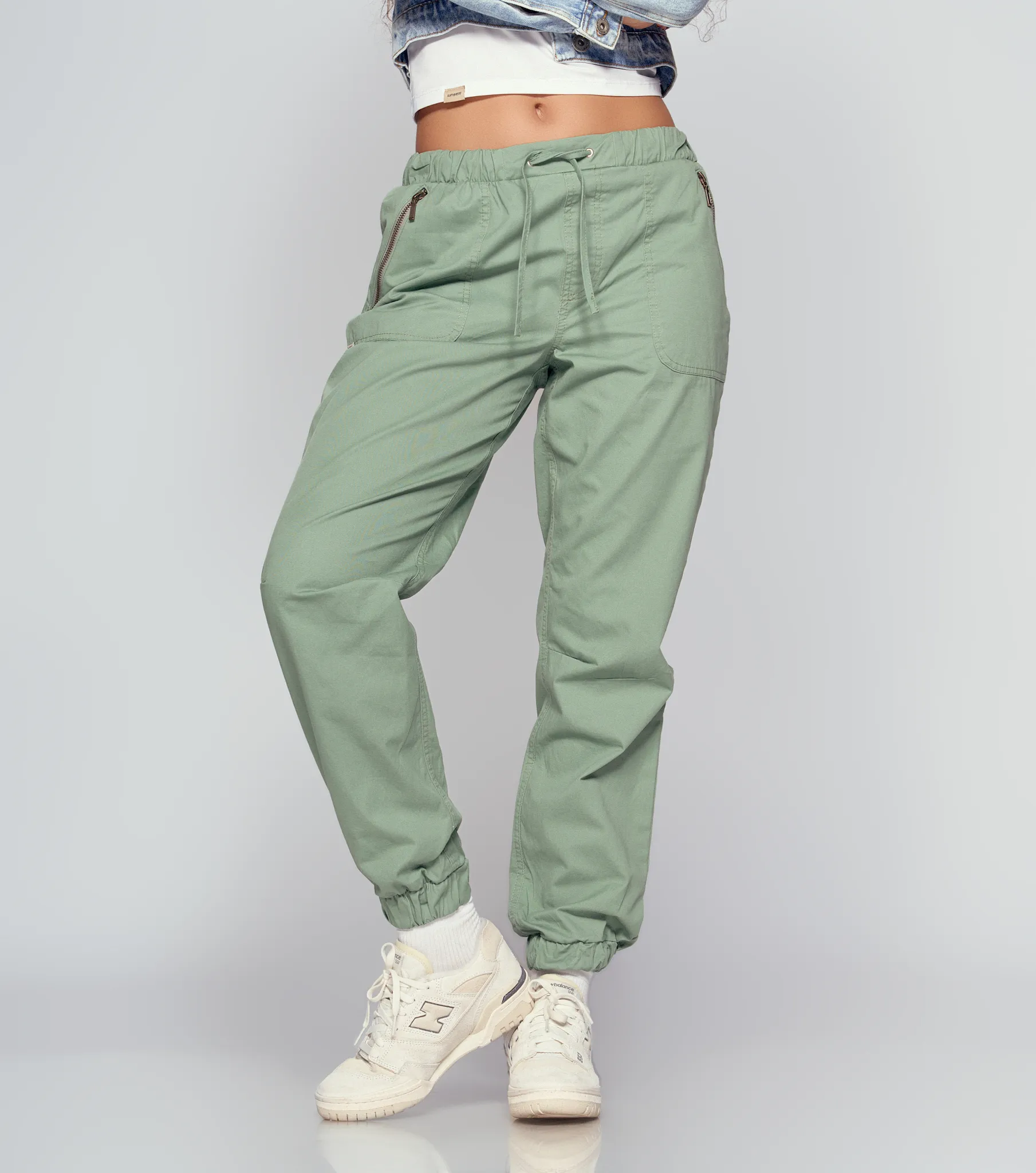 Alexis Jogger Unicolor Con Bolsillos Y Cordon UnserVD