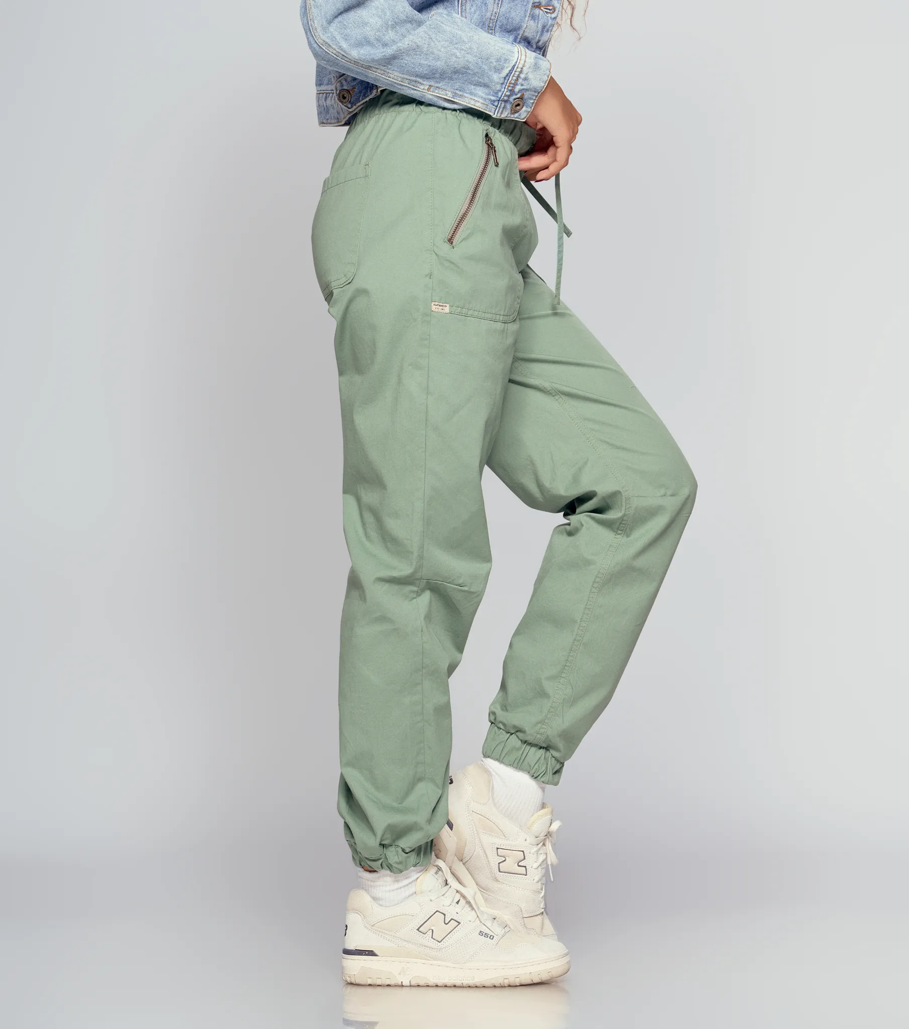 Alexis Jogger Unicolor Con Bolsillos Y Cordon Unser 834441 VD