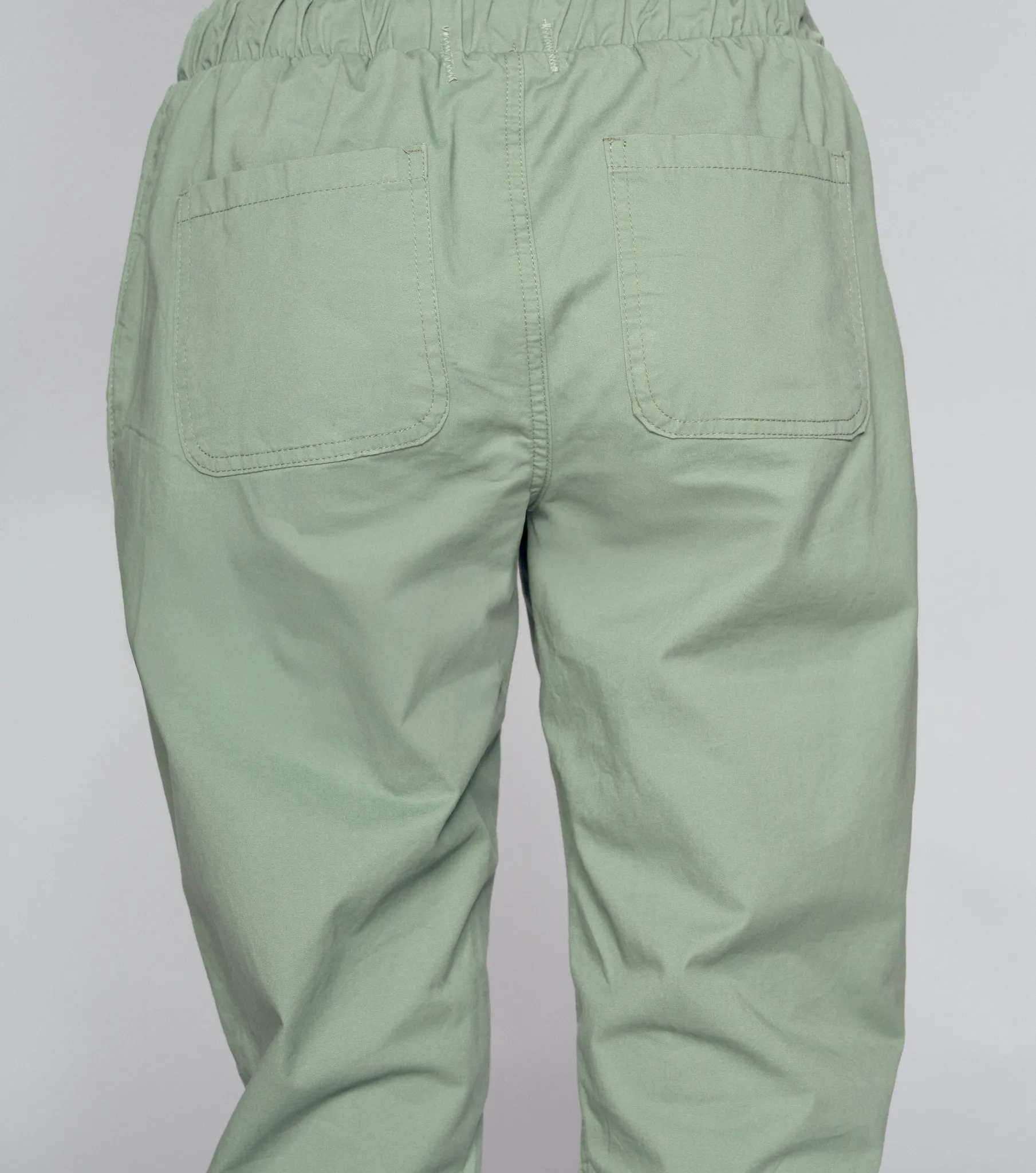 Alexis Jogger Unicolor Con Bolsillos Y Cordon Unser 834441 VD