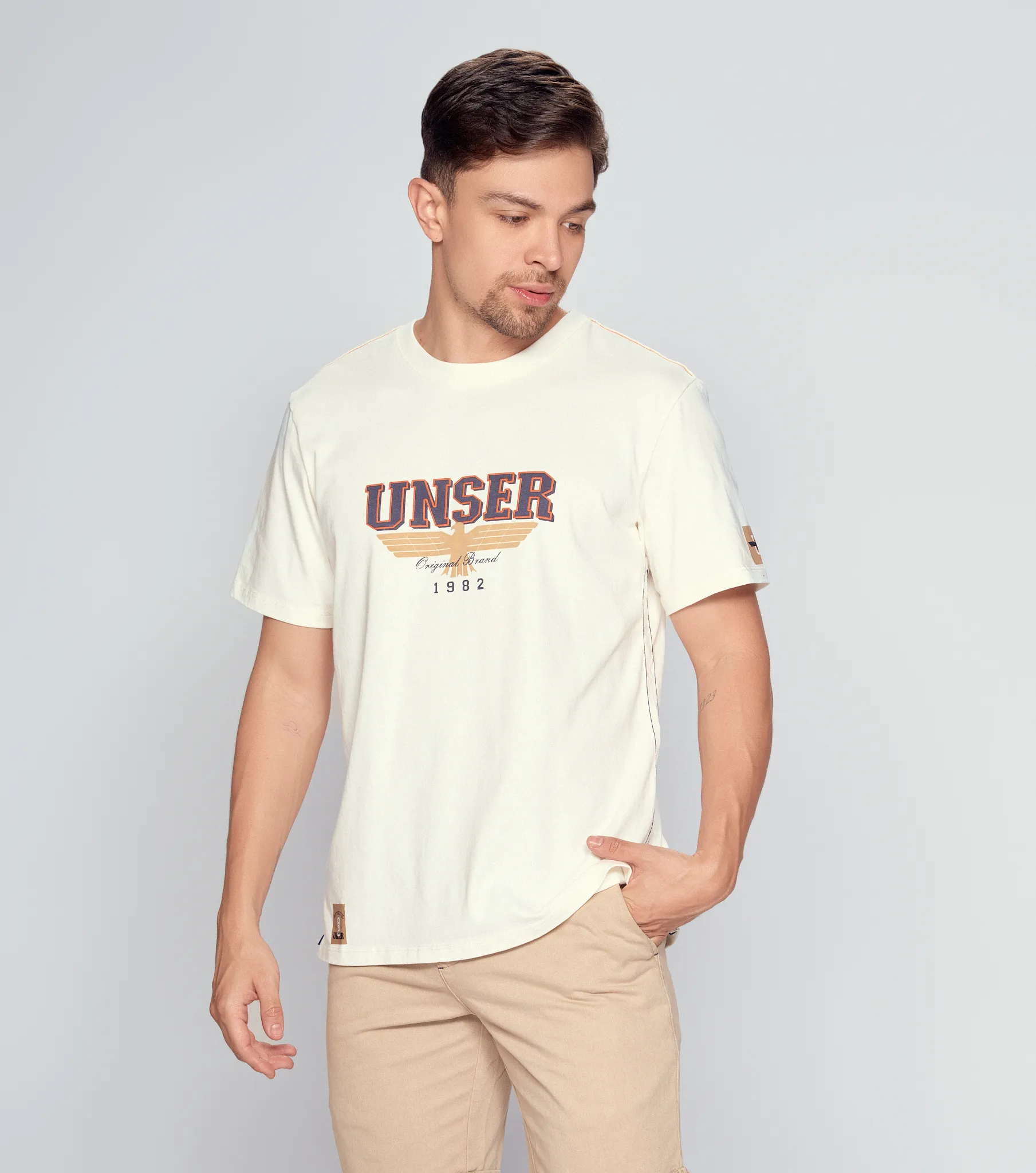 Camiseta Para Hombre Molderia Comfort Unicolor Con Estampado Unser 833903 AR