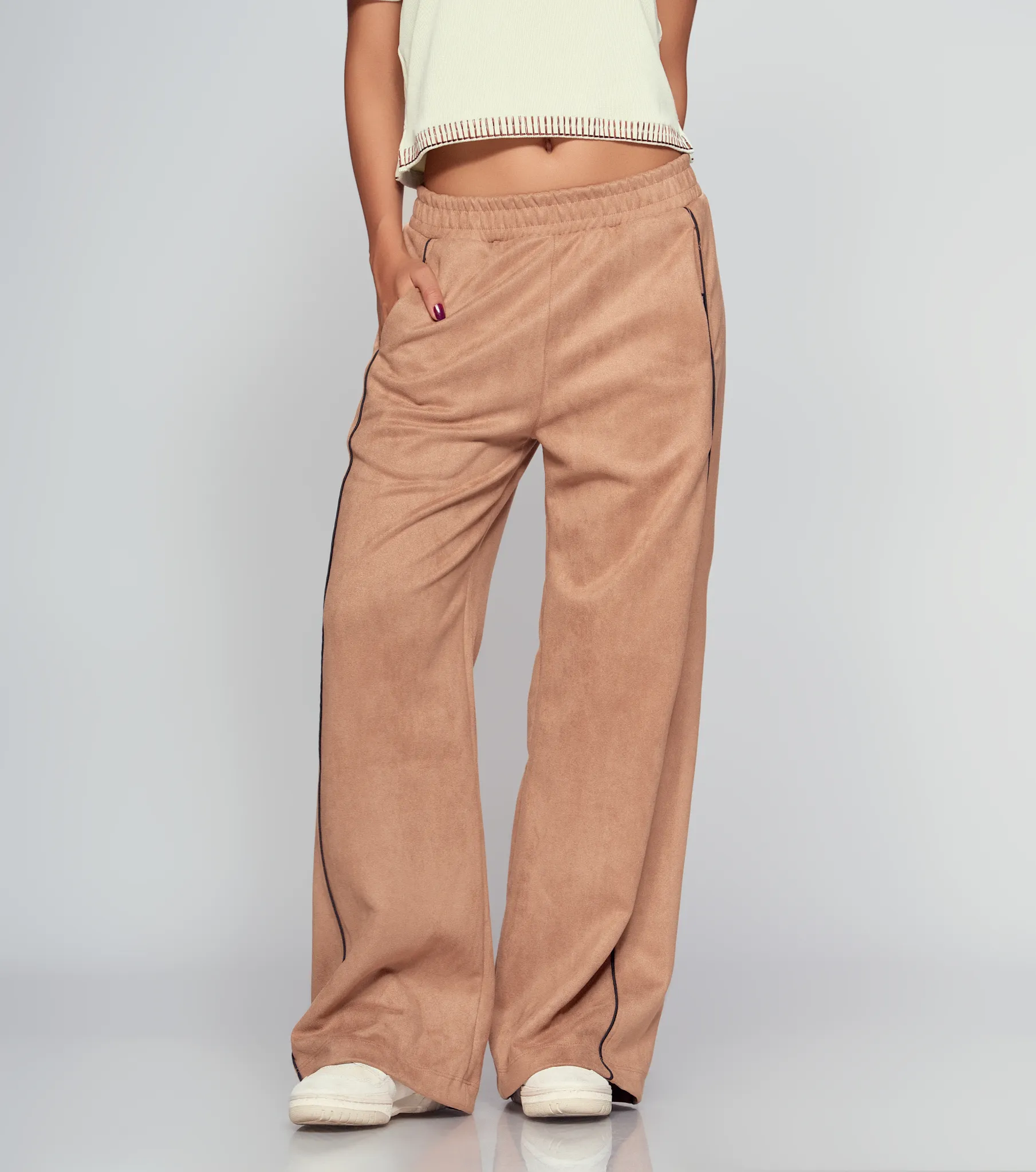 Cazzu Pantalon Recto Con Cortes TyperCD