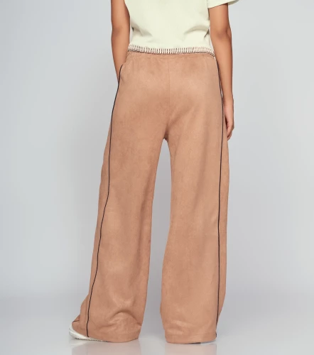 Cazzu Pantalon Recto Con Cortes TyperCD