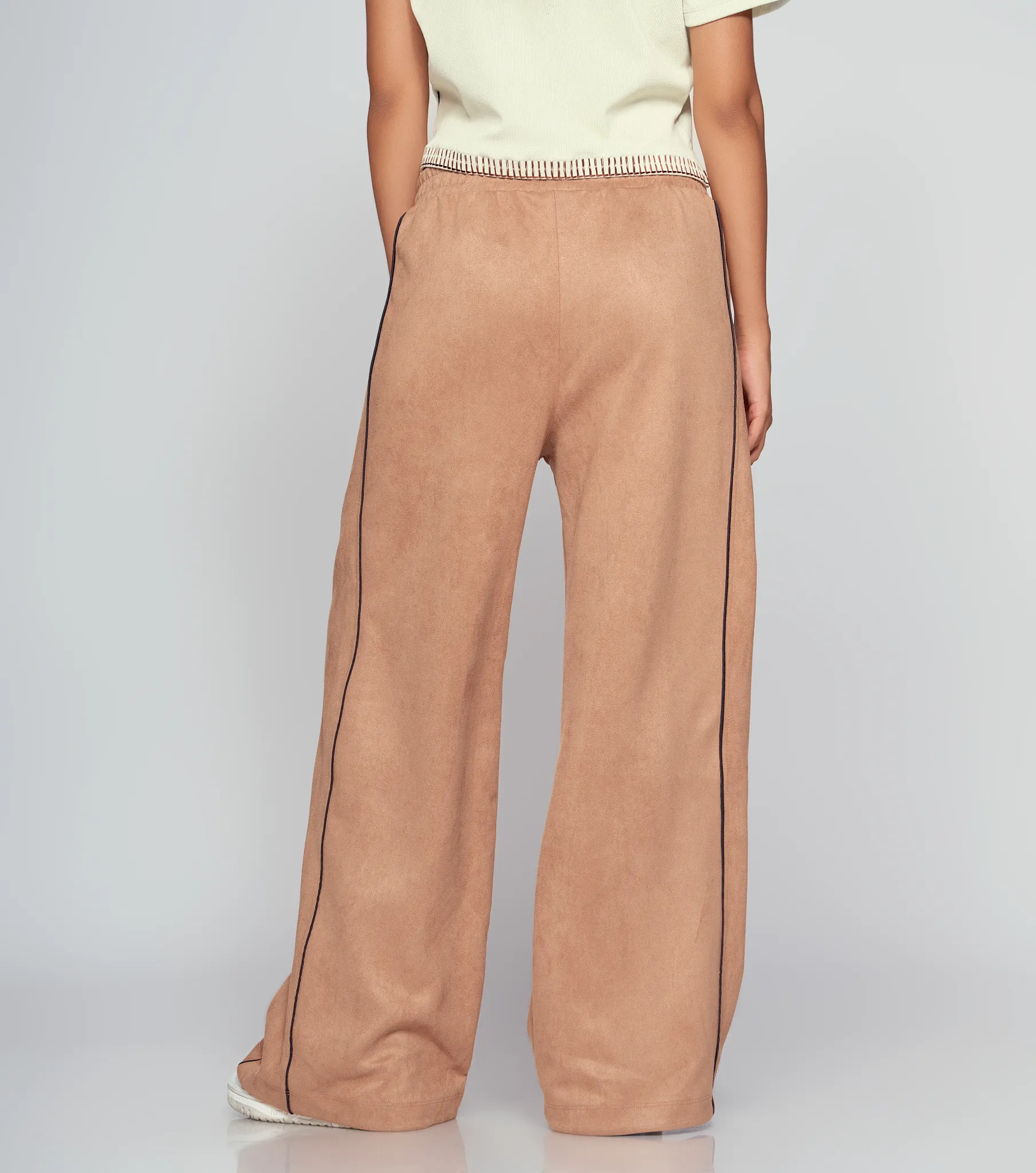 Cazzu Pantalon Recto Con Cortes TyperCD