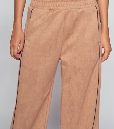 Cazzu Pantalon Recto Con Cortes TyperCD