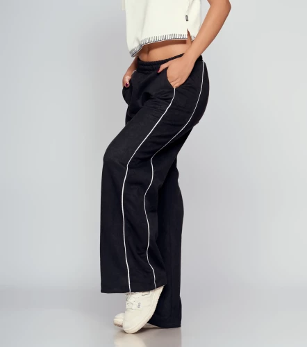 Cazzu Pantalon Recto Con Cortes TyperNG