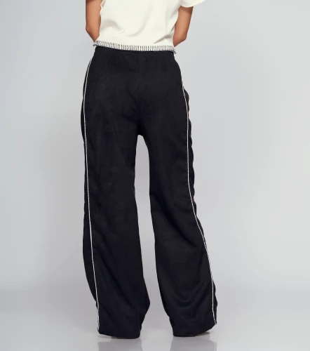 Cazzu Pantalon Recto Con Cortes TyperNG