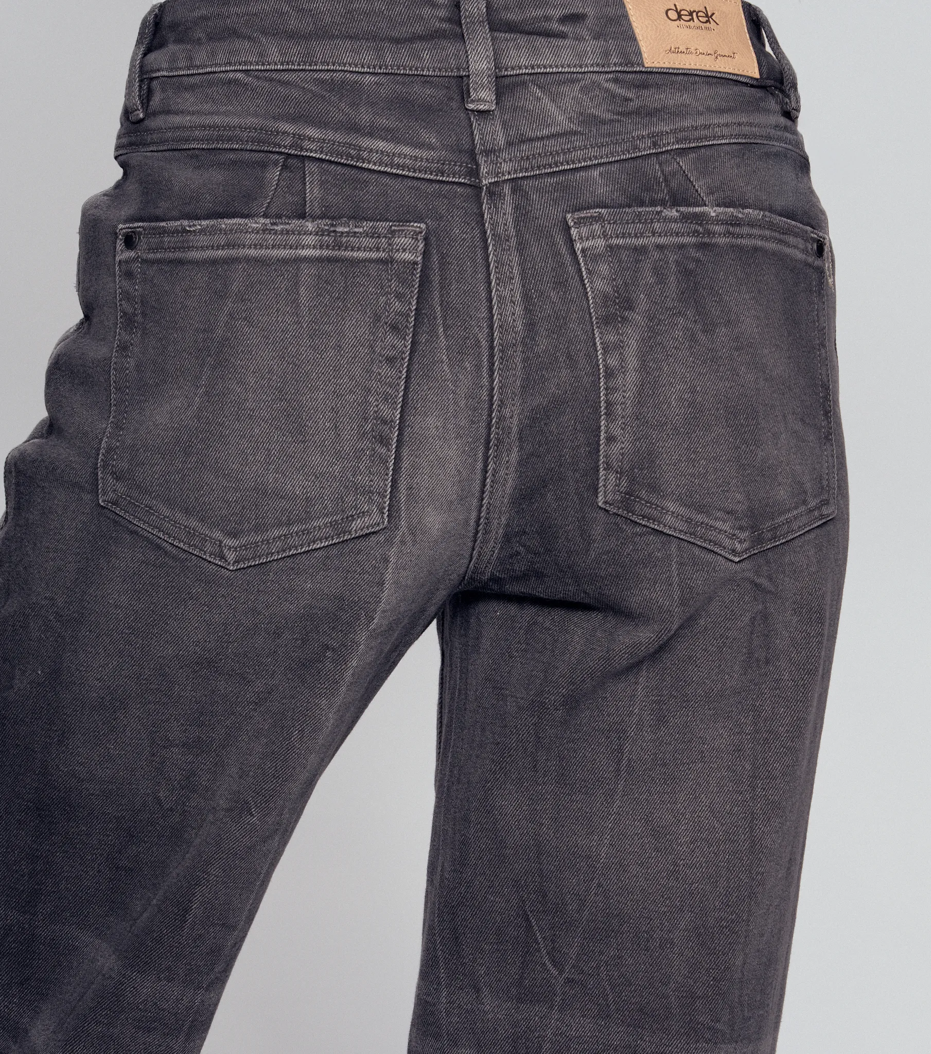 Jean Bota Recta Con Proceso Praga Karime Derek 834729 NG