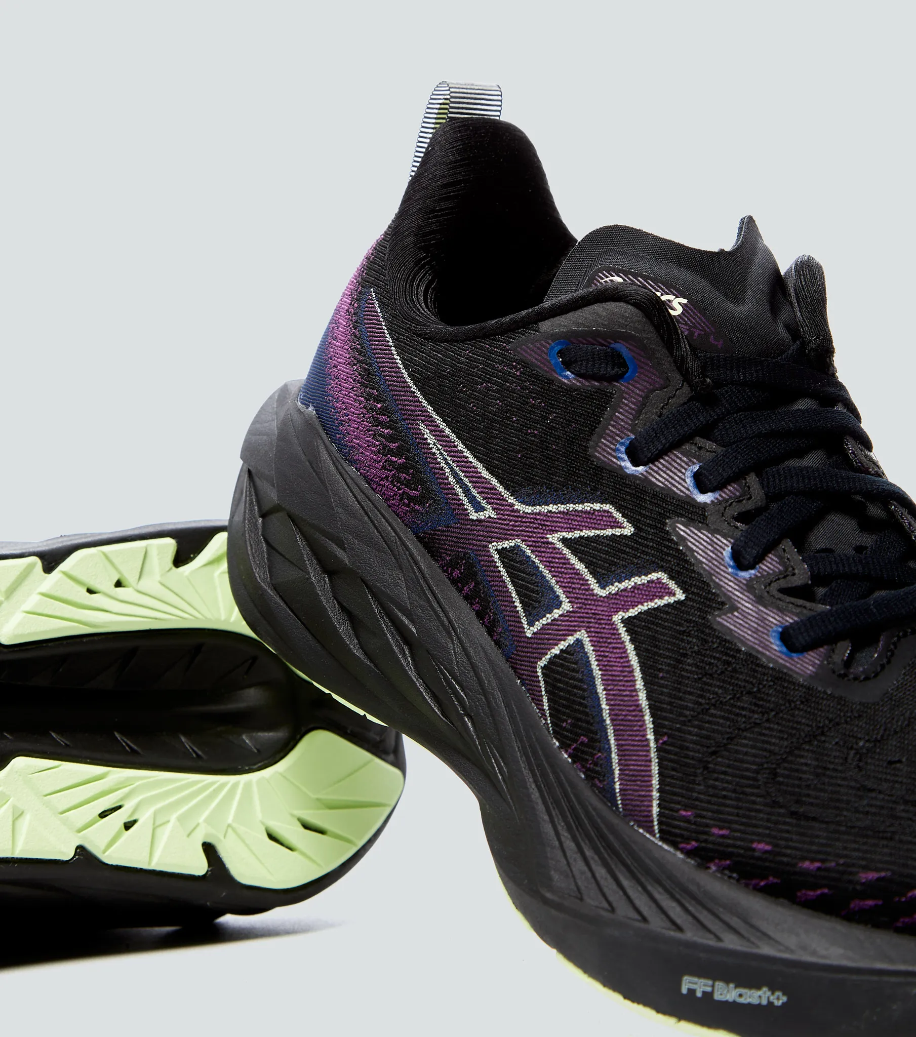 Tenis Asics Novablast 4 130259 NG