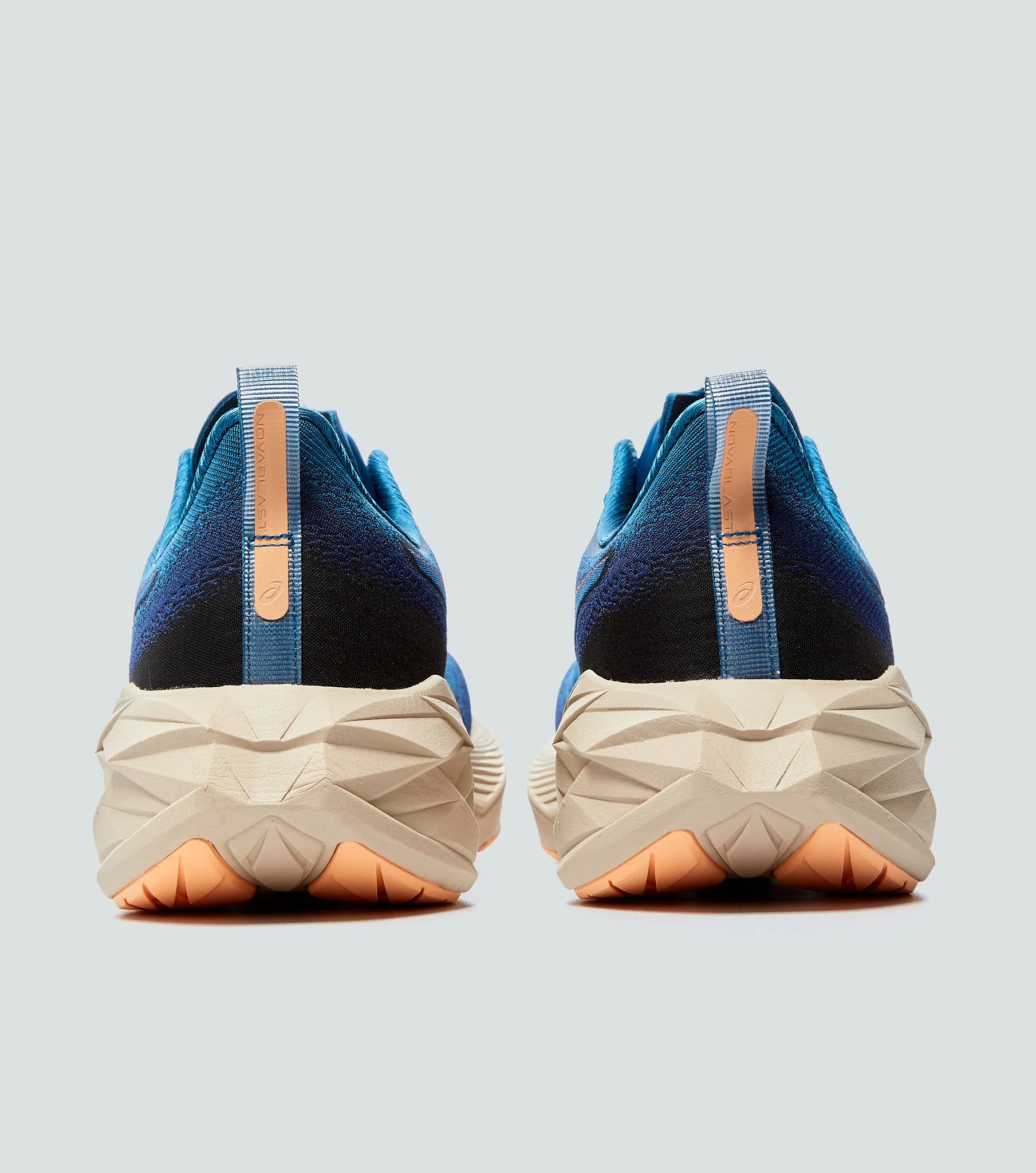 Tenis Asics Novablast 4 130269 AT
