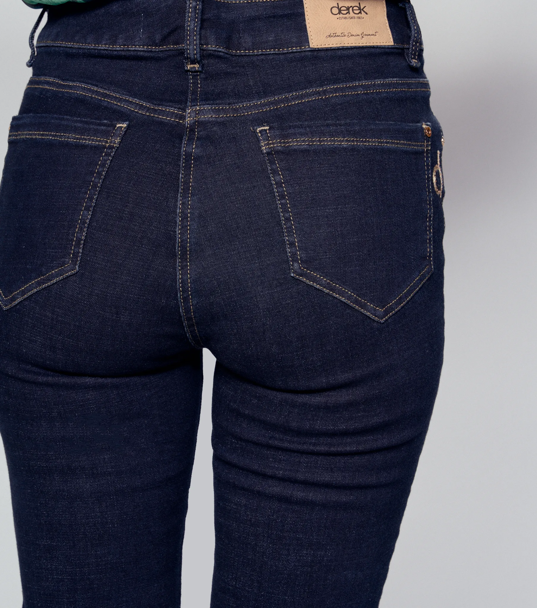 Jean Para Mujer Bota Flare Con Proceso Praga Karina Derek 834735 AZ