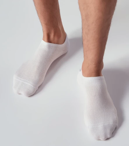 Media Para Hombre Tripack Invisible Unicolor Con Texto UnserCU