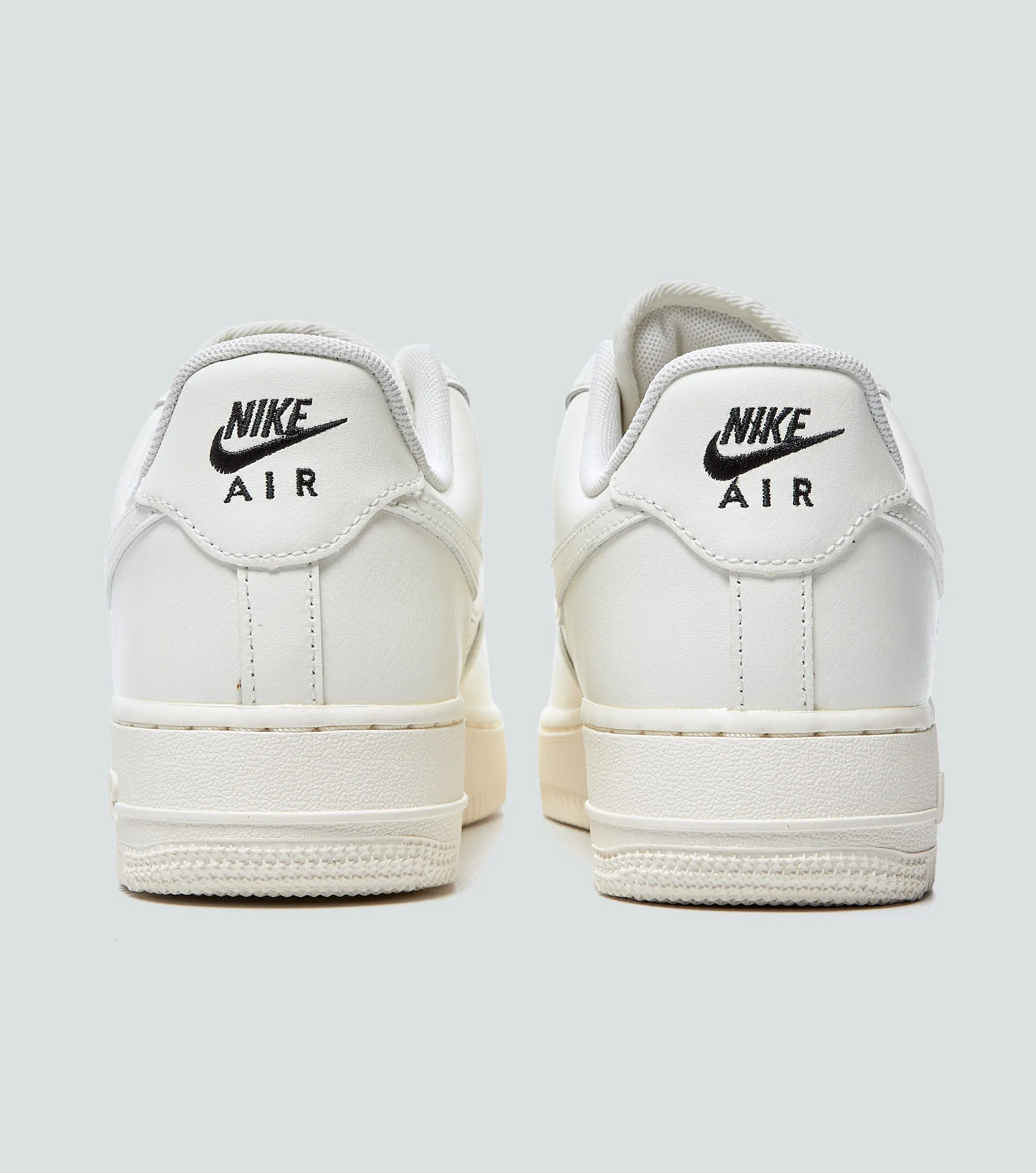 Tenis Nike Air Force 1 07 Essential 130616 CR