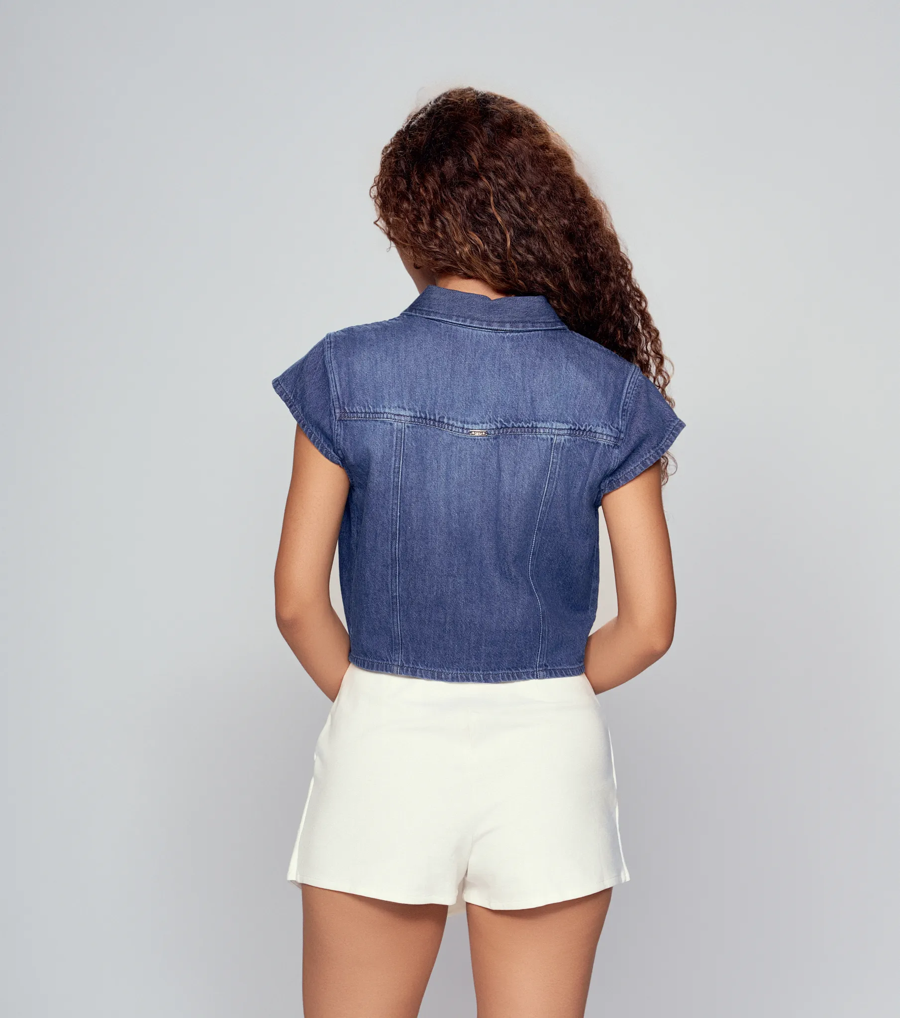 Blusa En Indigo Con Broches Y Proceso Kate Derek 834692 AZ