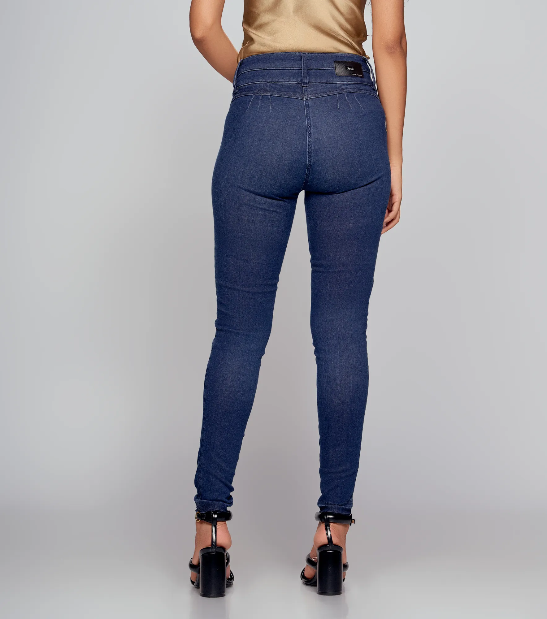 Jean Para Mujer Con Pretina Ancha Y Corte Sin Bolsillos Derek 827709 AZ