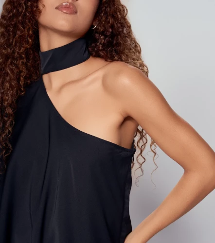 Madelaide Blusa Asimetrica Con Detalle En Cuello Unicolor DerekNG