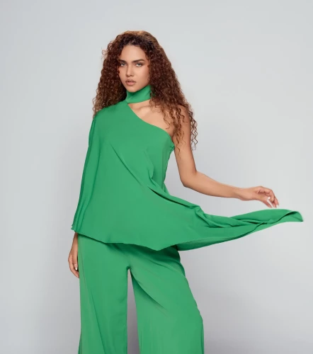 Madelaide Blusa Asimetrica Con Detalle En Cuello Unicolor DerekVD