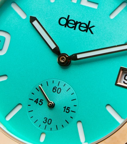 Reloj Con Pulso Metalico Para Mujer DerekVC