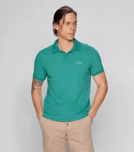 Comfort Yohan Polo Unicolor Con Cuello UnserVD