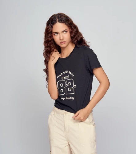 Lina Camiseta Unicolor Con Estampado UnserNG