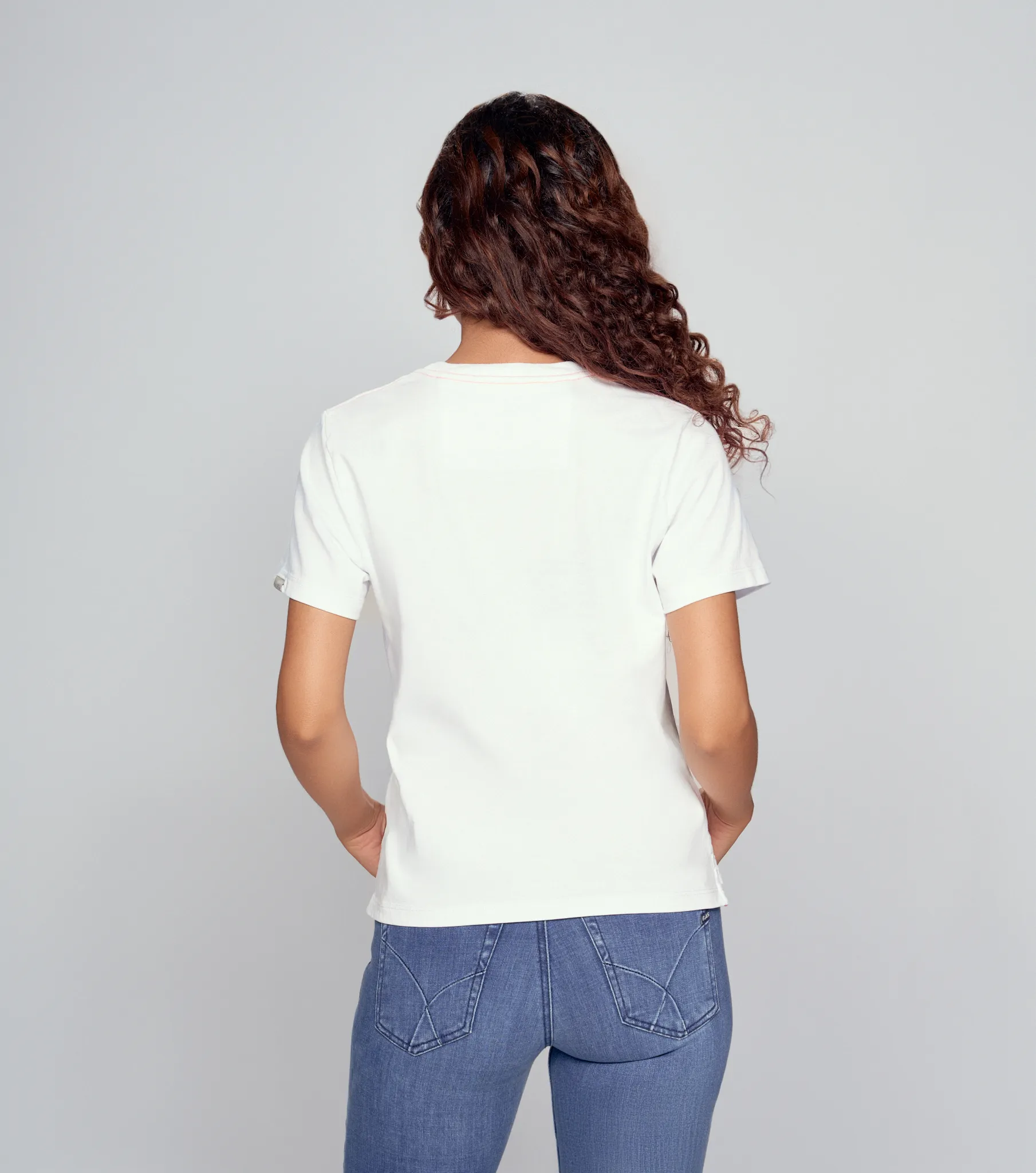 Lorain Blusa T Shirt Cuello Redondo Con Telovi Y Estampado Unser 832652 AV