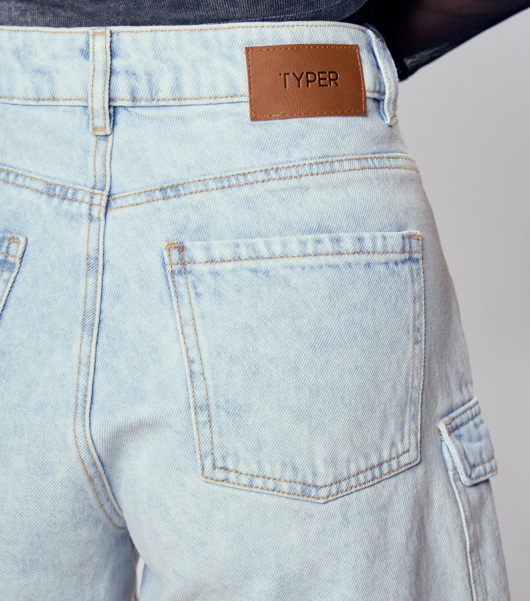 Luciana Short Tipo Cargo En Denim Typer 832105 AZ