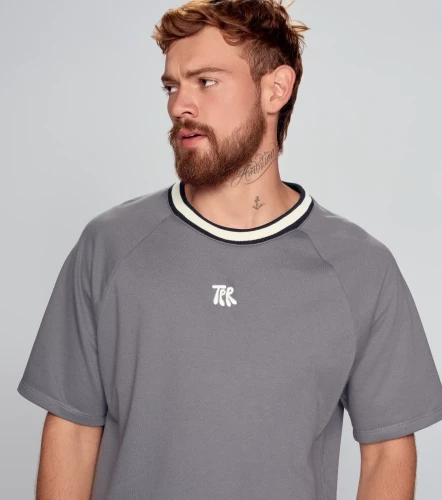 Niall T Shirt Oversise Bordada Con Cuello Tejido TyperGR