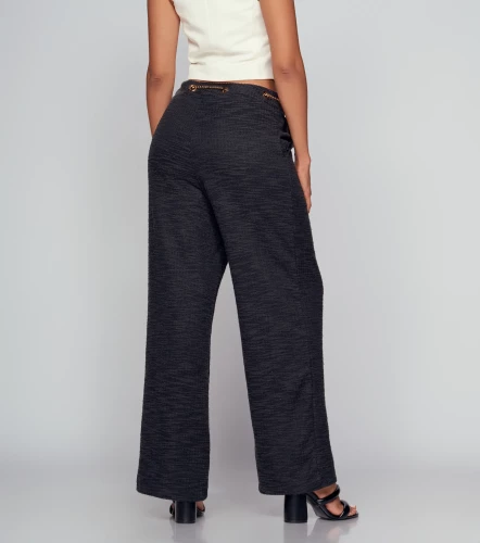 Pantalon Para Mujer Con Textura Y Accesorio Francesca DerekNG