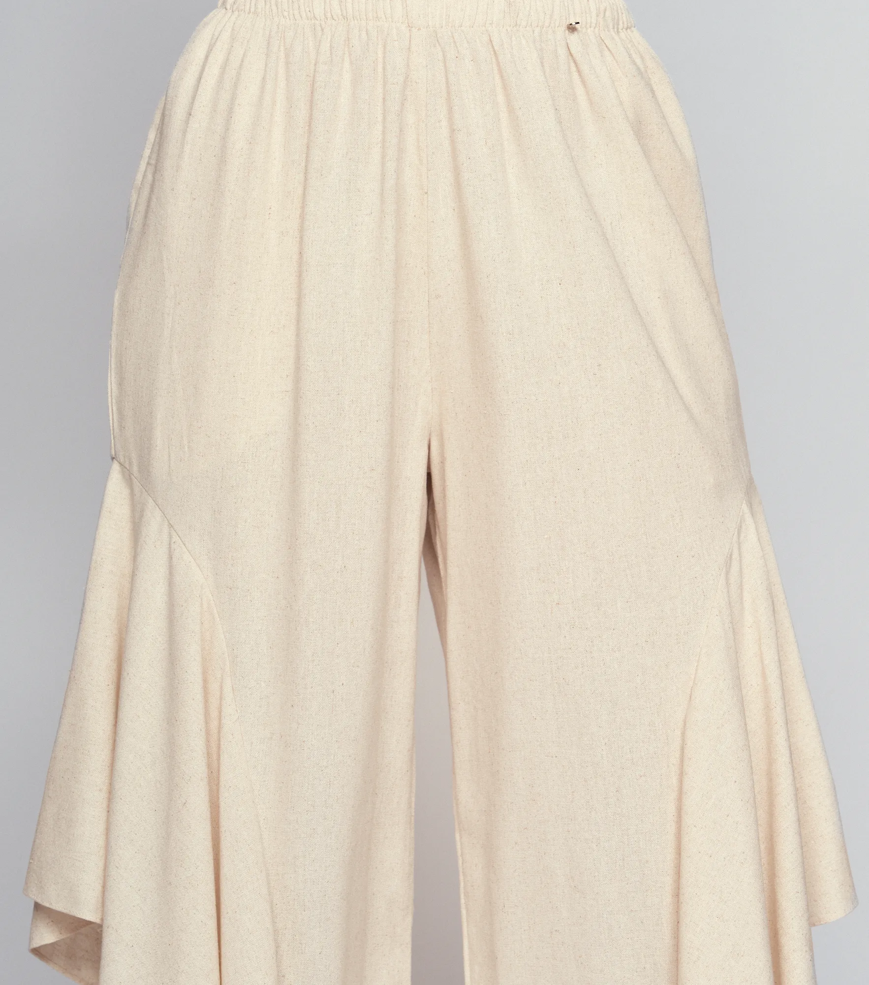 Pantalon Unicolor Con Diseno Hoja En Costado Derek 834686 KQ