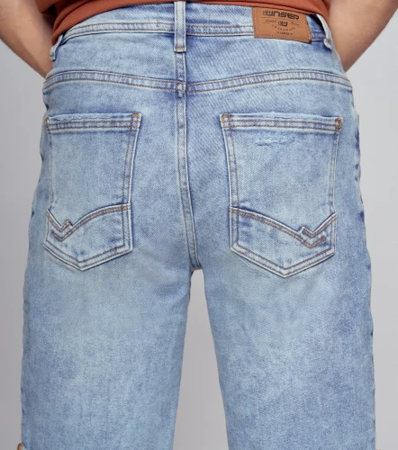 Mario Bermuda Tono Medio Claro Con Desgastes UnserAZ