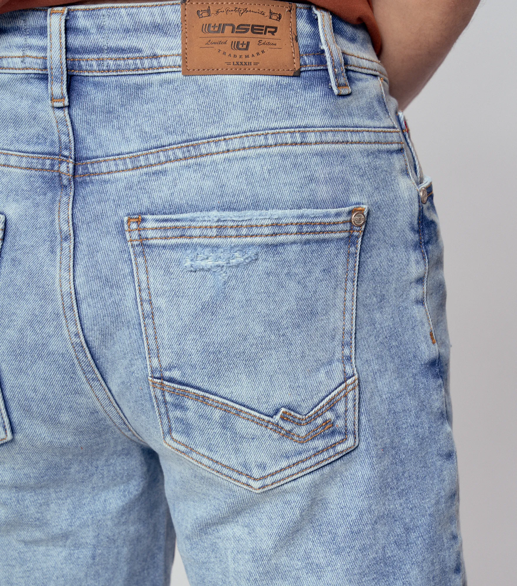 Mario Bermuda Tono Medio Claro Con Desgastes Unser 835617 AZ