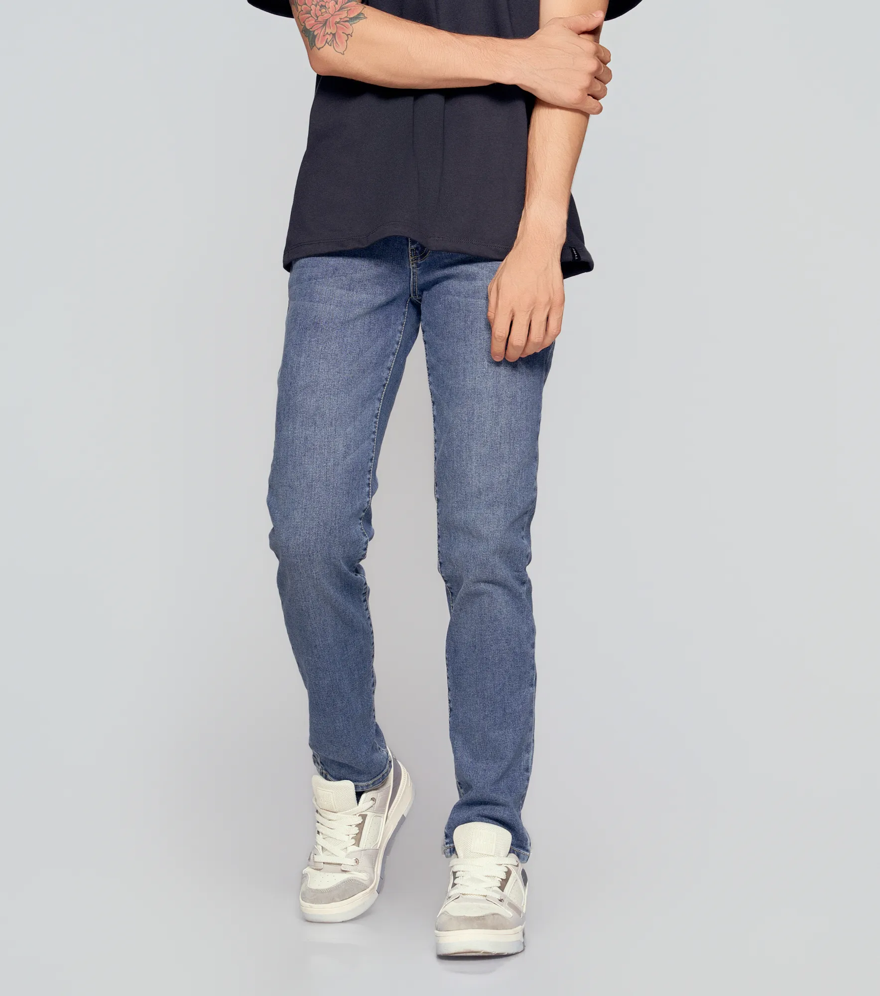 Amadeo Jean Skinny TyperAZ