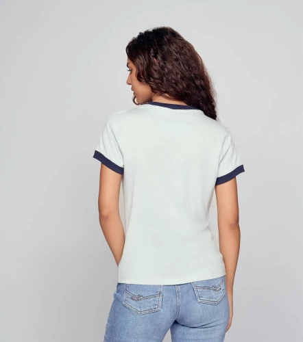 Fernanda T Shirt Unicolor Con Estampado Delantero Punos Y Cuello En Contraste UnserAC