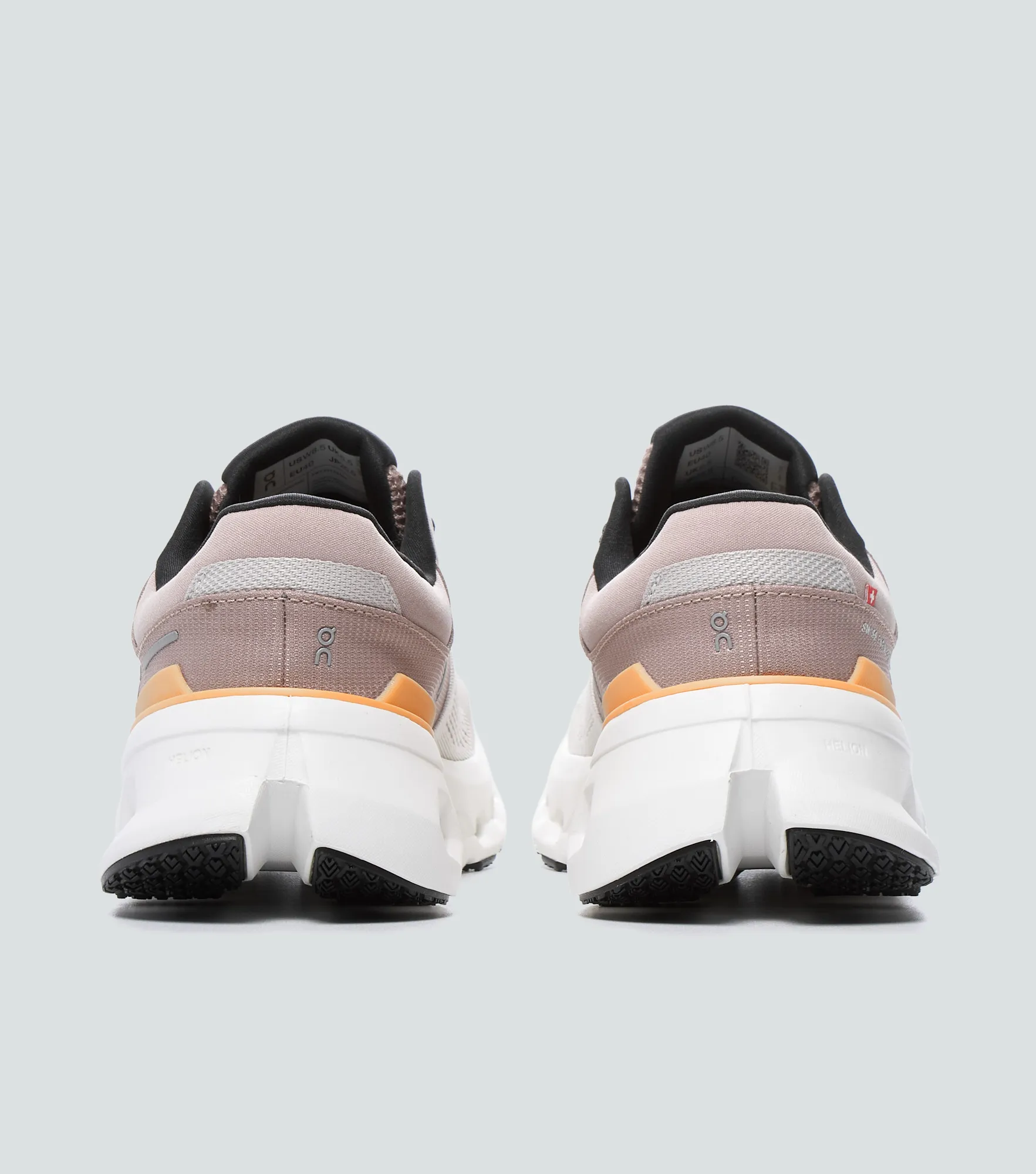 Tenis On Running Cloudrunner 131465 BG