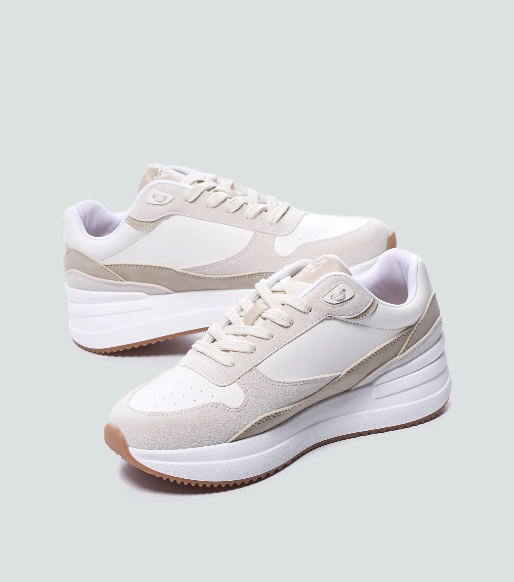 Nina Tenis Suela Alta Con Perforado En Punta Unser 830937 BG