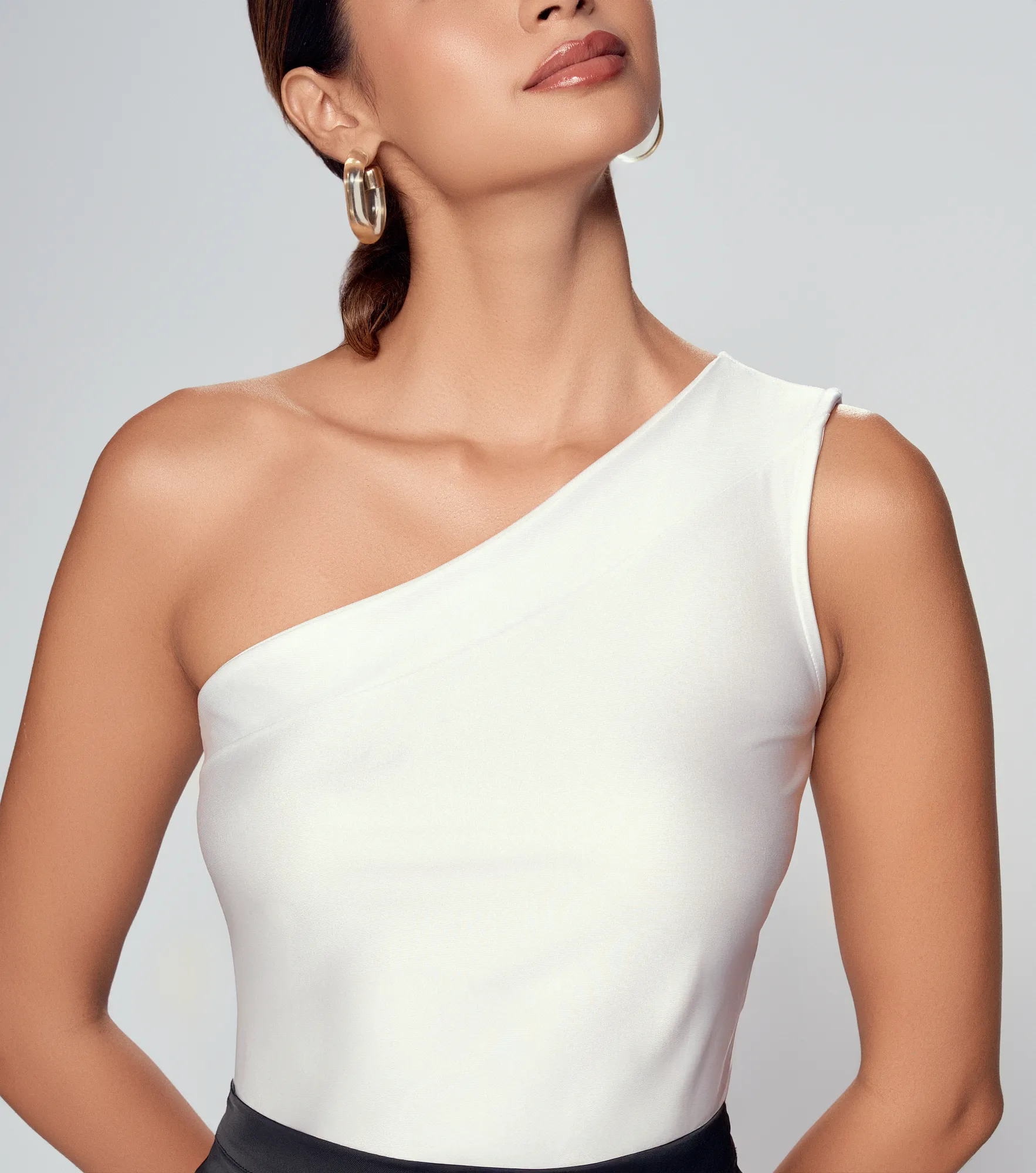 Blusa Para Mujer Medio Hombro Unicolor Arti Derek 834762 BL